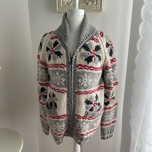 Roots Vintage Design Mary Maxim Northland Yarn Sweater in XL